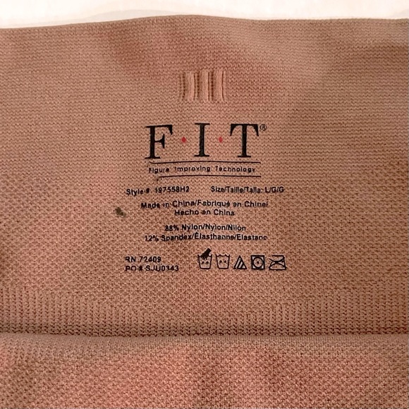 F.I.T FIGURE IMPROVING TECHNOLOGY Ribbed Seamless Shapewear Briefs Size Large - Picture 5 of 7